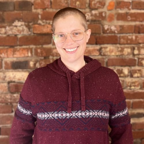 steph nys - sourcing specialist headshot